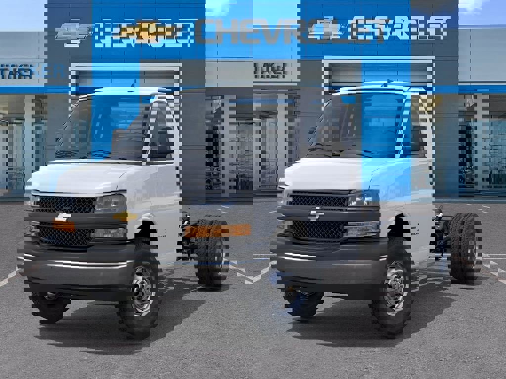 New 2026 Chevrolet Express 3500 image 6