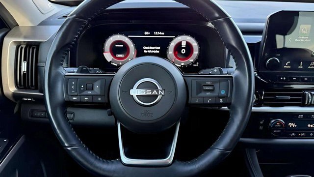 Used 2024 Nissan Pathfinder Platinum image 33