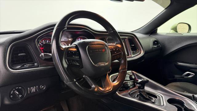 Used 2018 Dodge Challenger R/T w/ Performance Handling Group RWD image 18