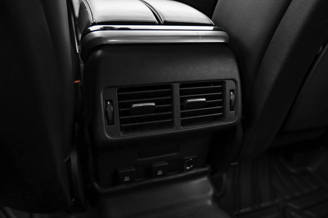 Used 2020 Land Rover Range Rover Velar R-Dynamic S image 34