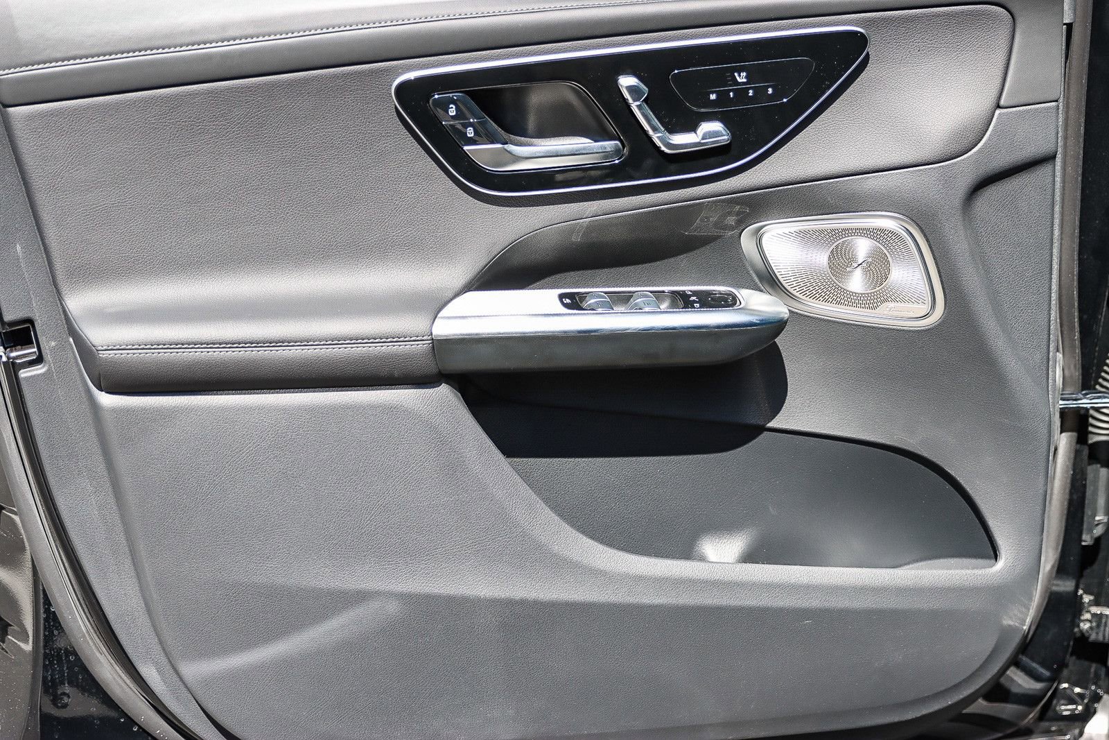 Used 2024 Mercedes-Benz GLC 300 4MATIC image 19