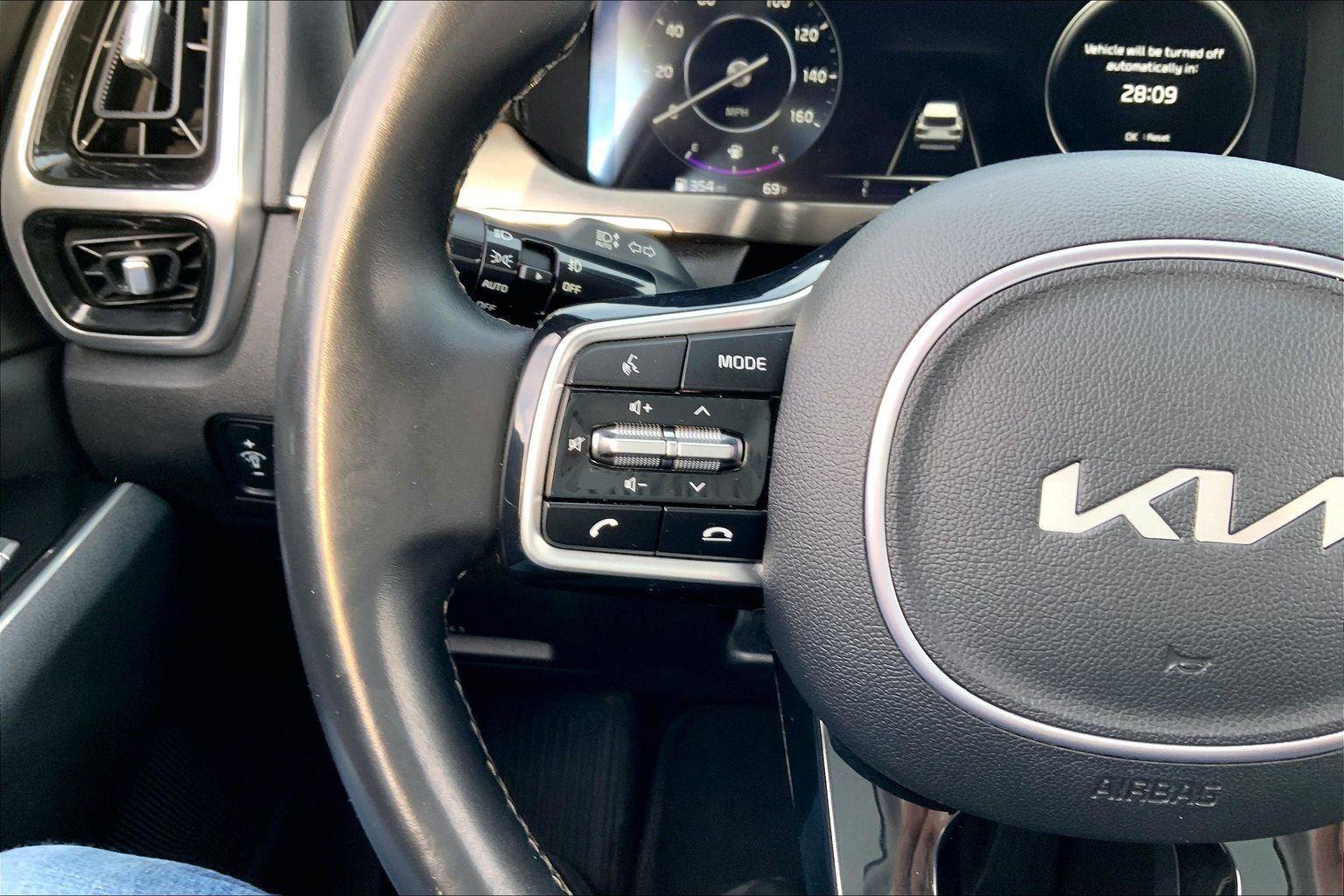 Used 2023 Kia Sorento SX image 16