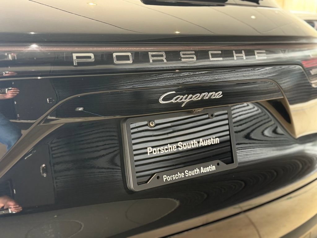 Certified 2023 Porsche Cayenne AWD/4WD image 38