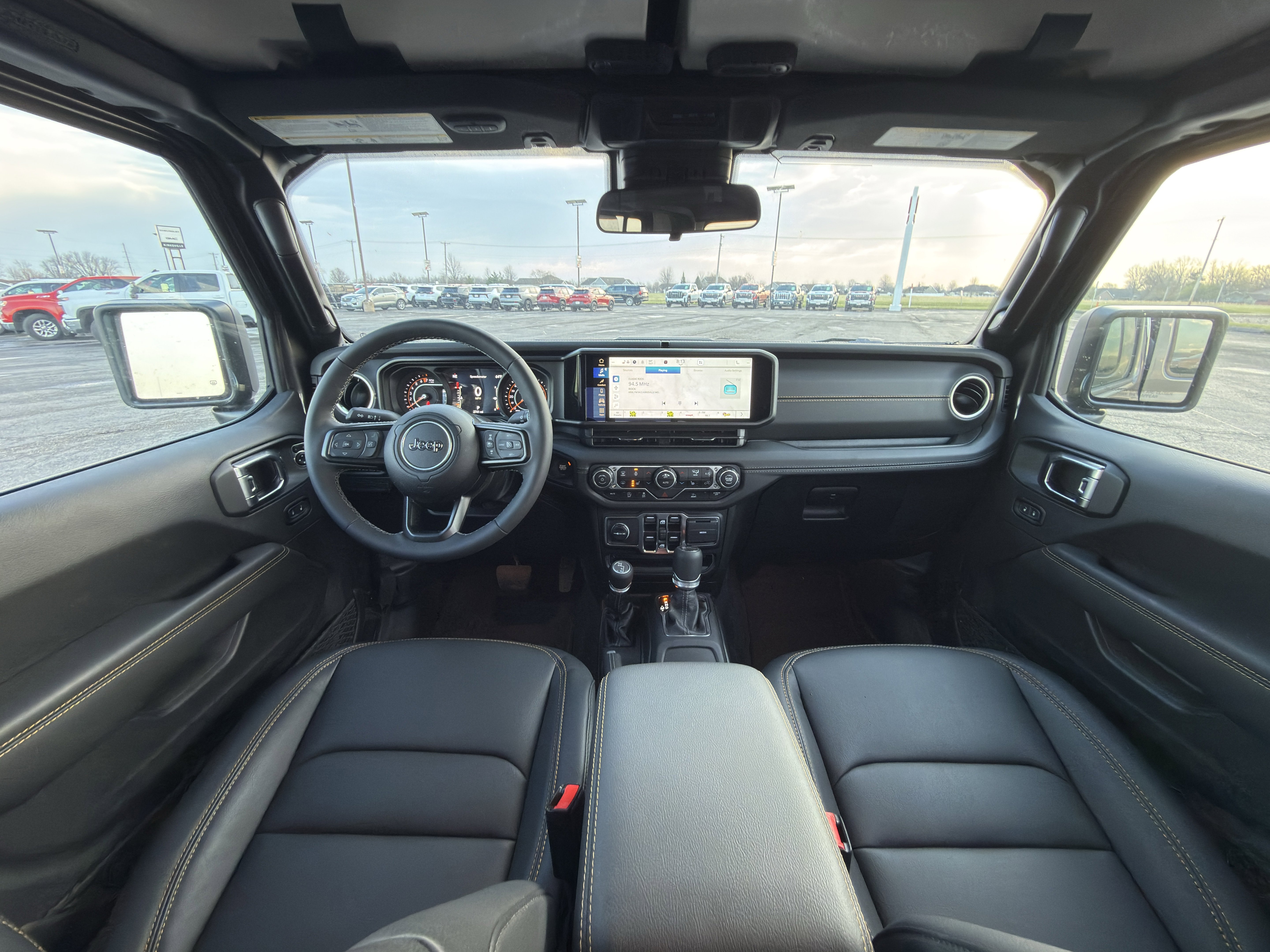 Used 2025 Jeep Gladiator Sport image 13