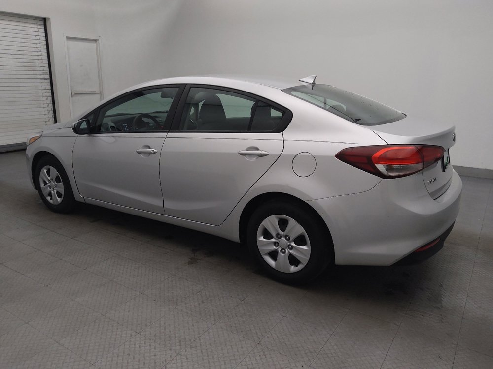Used 2017 Kia Forte LX image 3