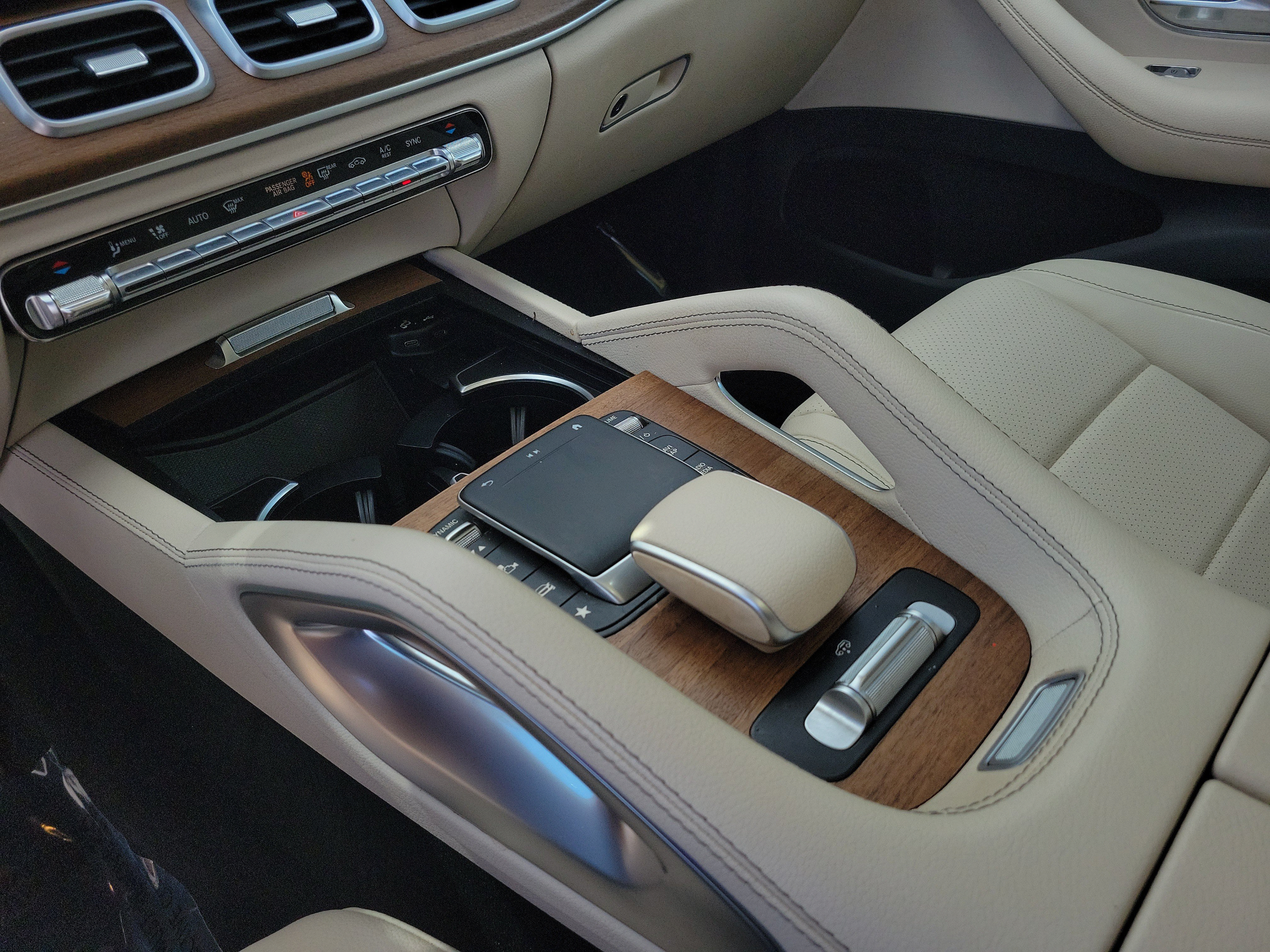 Used 2022 Mercedes-Benz GLS 450 4MATIC image 21