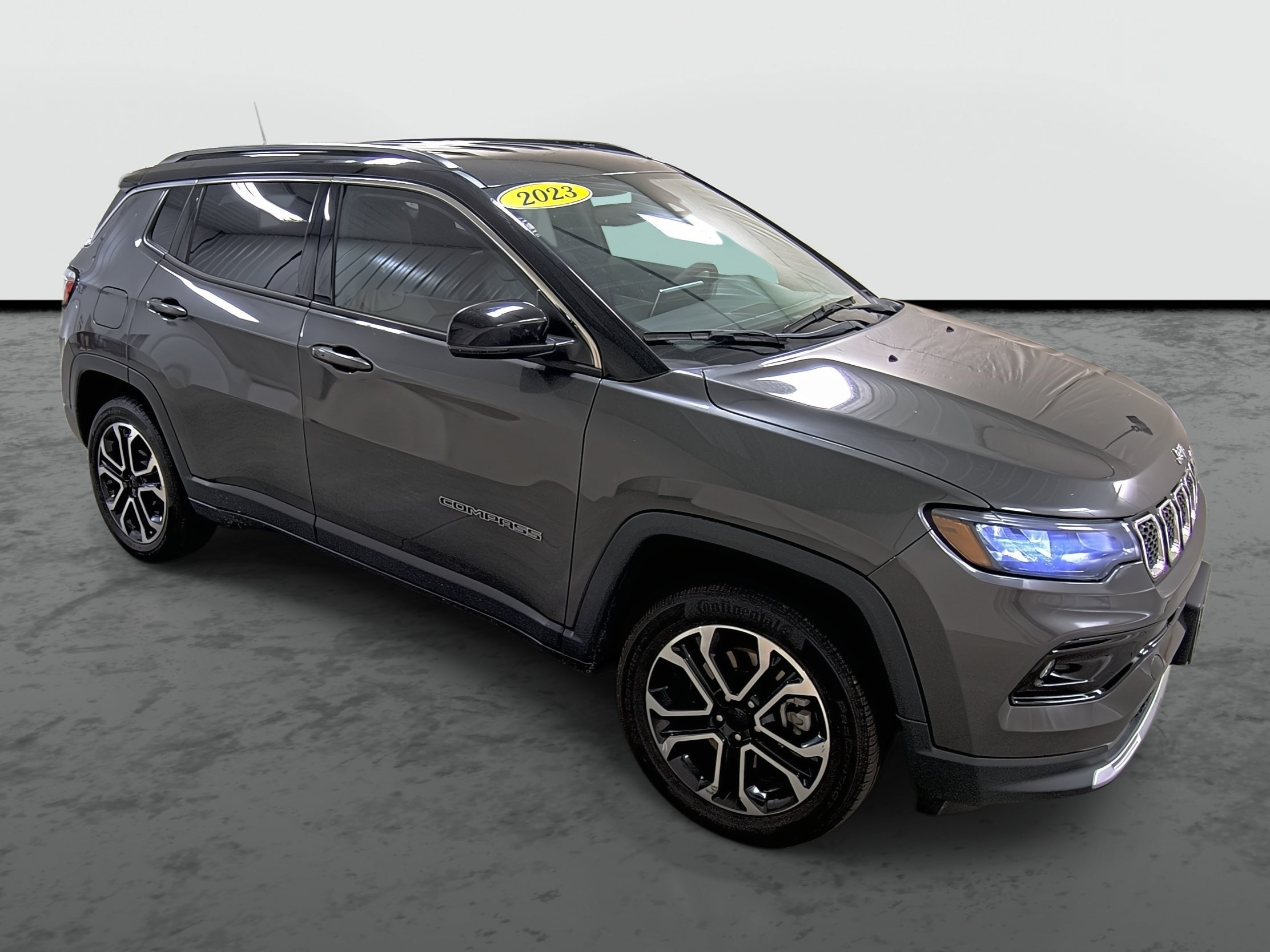 Used 2023 Jeep Compass Limited AWD/4WD image 5