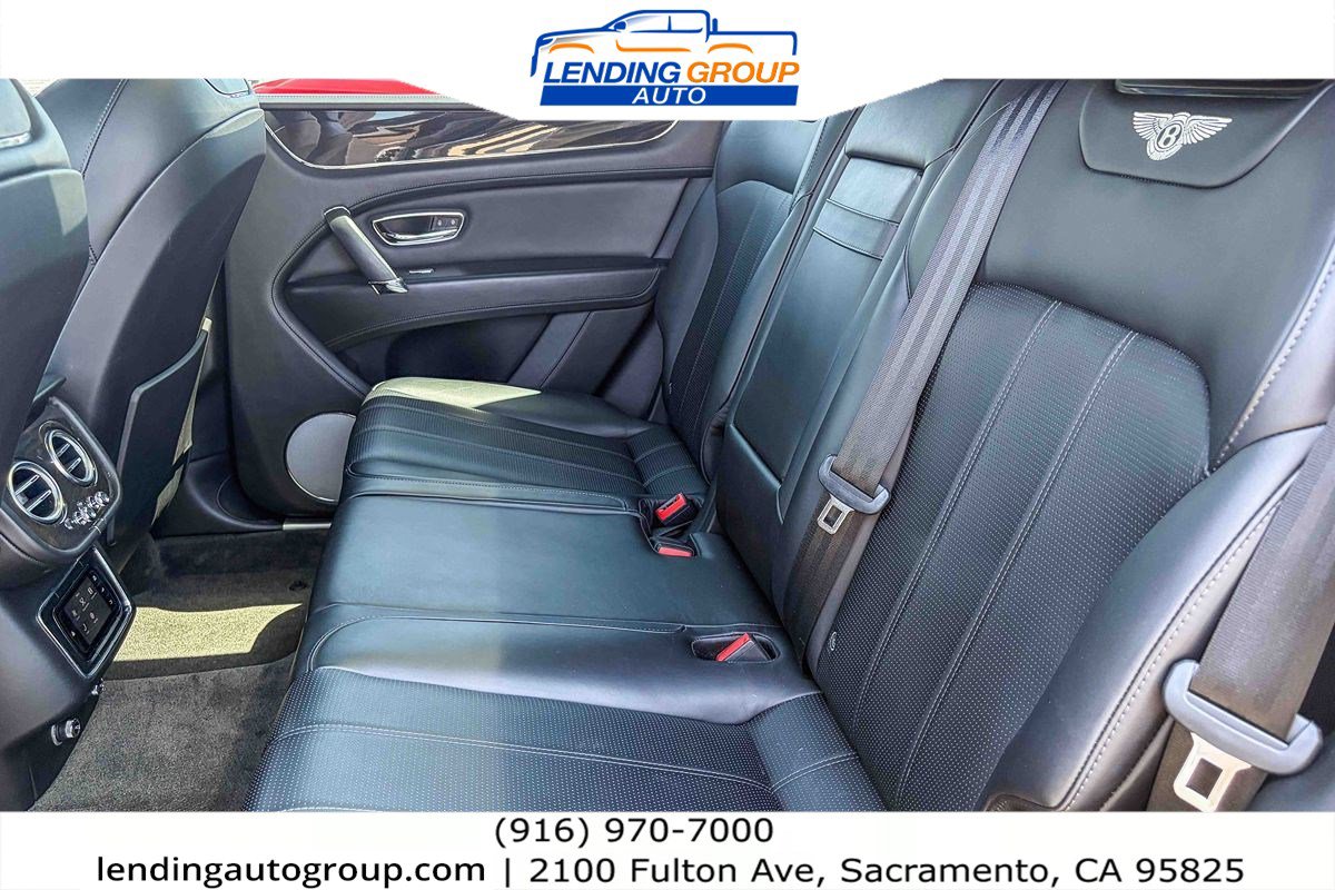Used 2019 Bentley Bentayga AWD/4WD image 17