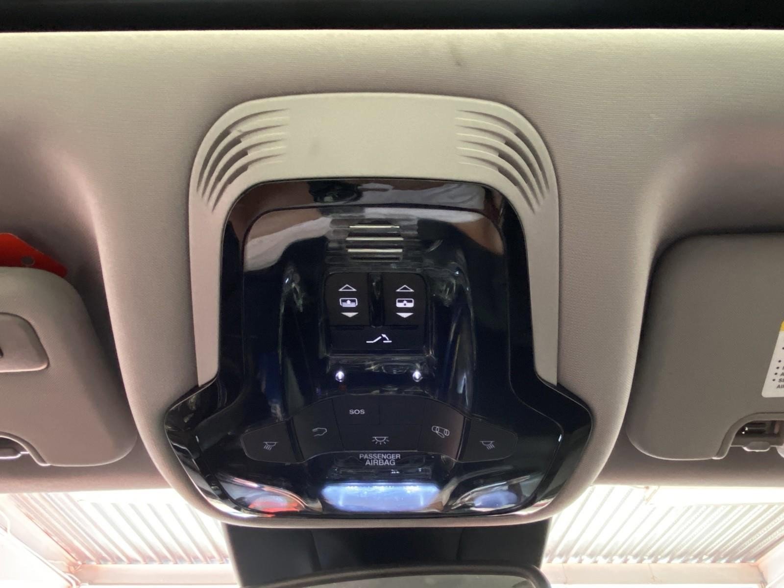 Used 2020 Alfa Romeo Giulia Sprint w/ Cold Weather Package image 29