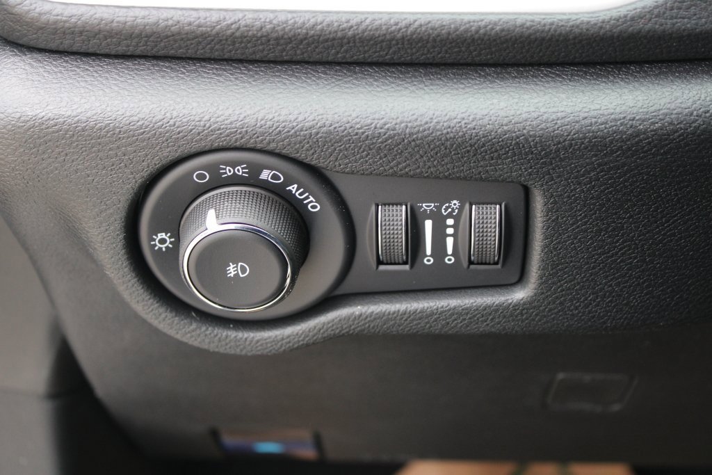 New 2026 Chrysler Pacifica Select image 12