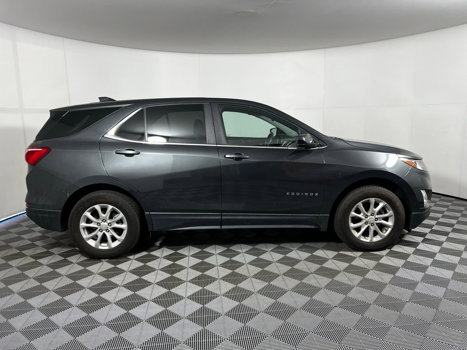 Used 2021 Chevrolet Equinox LT w/ LPO, Cargo Package image 4