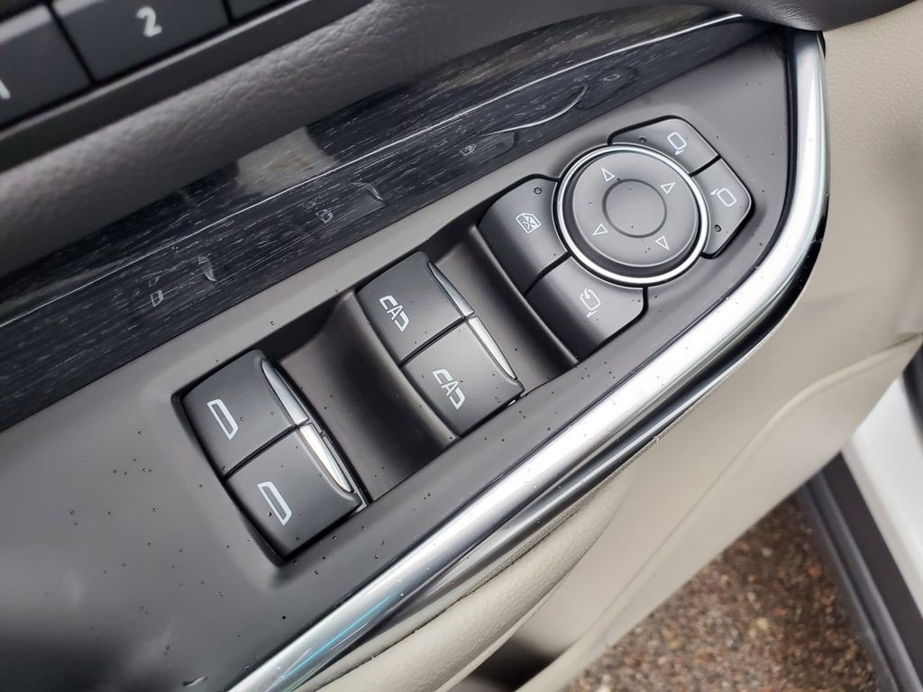 Certified 2023 Cadillac XT4 Premium Luxury w/ Cold Weather Package image 19