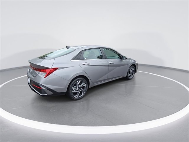 New 2025 Hyundai Elantra Limited image 9