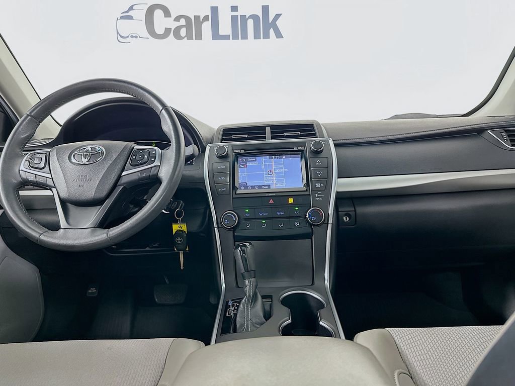Used 2017 Toyota Camry SE w/ Moonroof Package image 28
