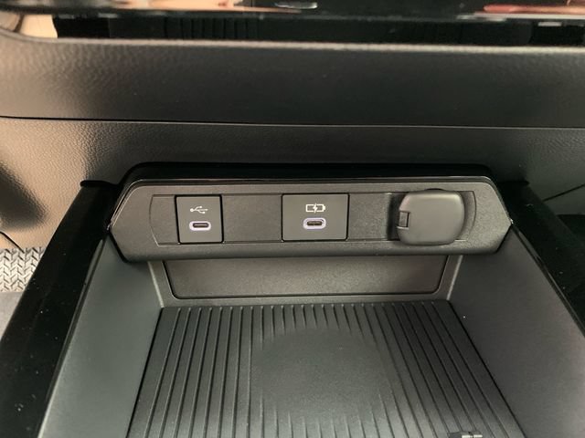 New 2026 Toyota Prius Plug-In Hybrid FWD image 24