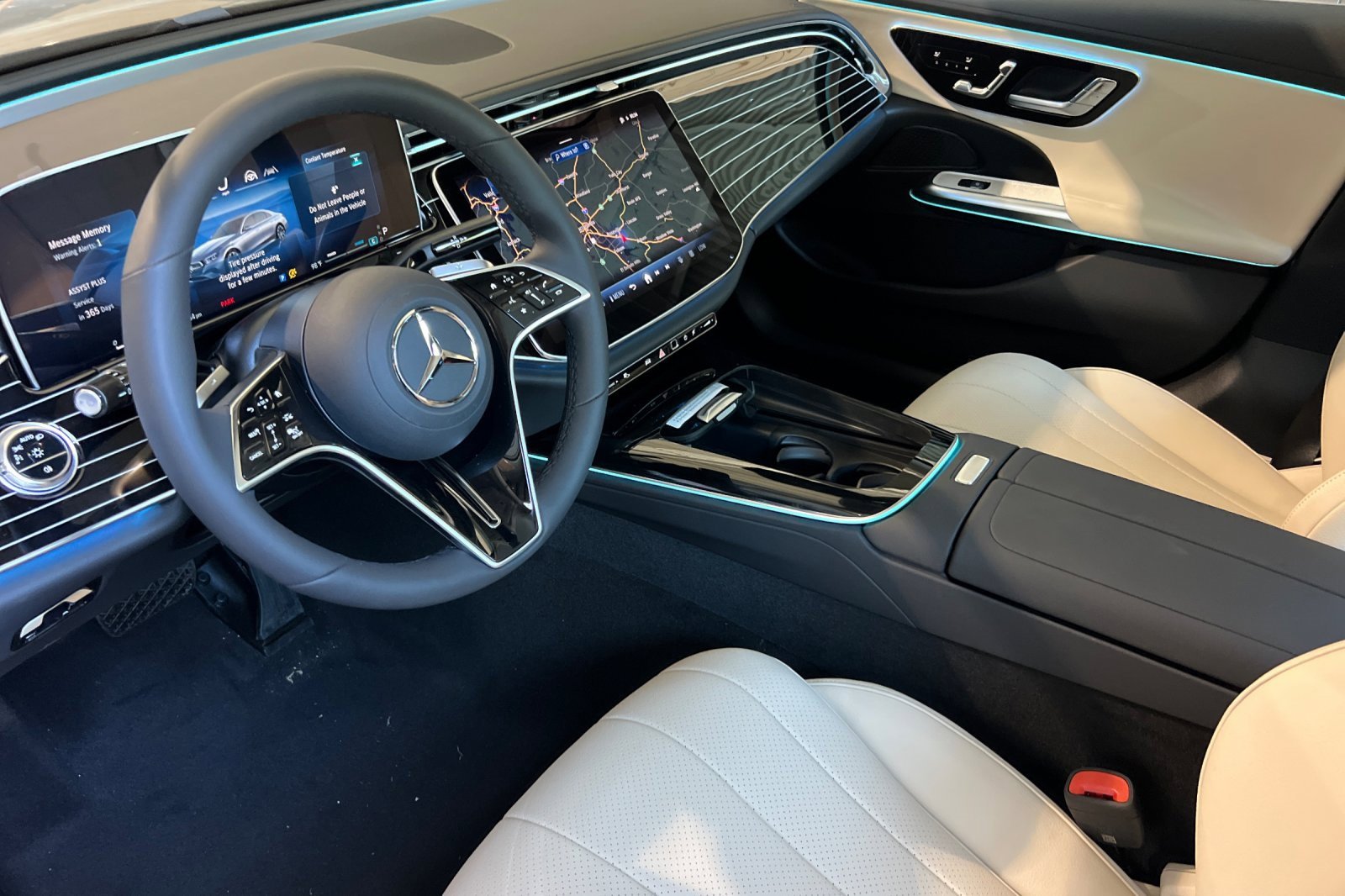 New 2025 Mercedes-Benz E 350 4MATIC Sedan image 10