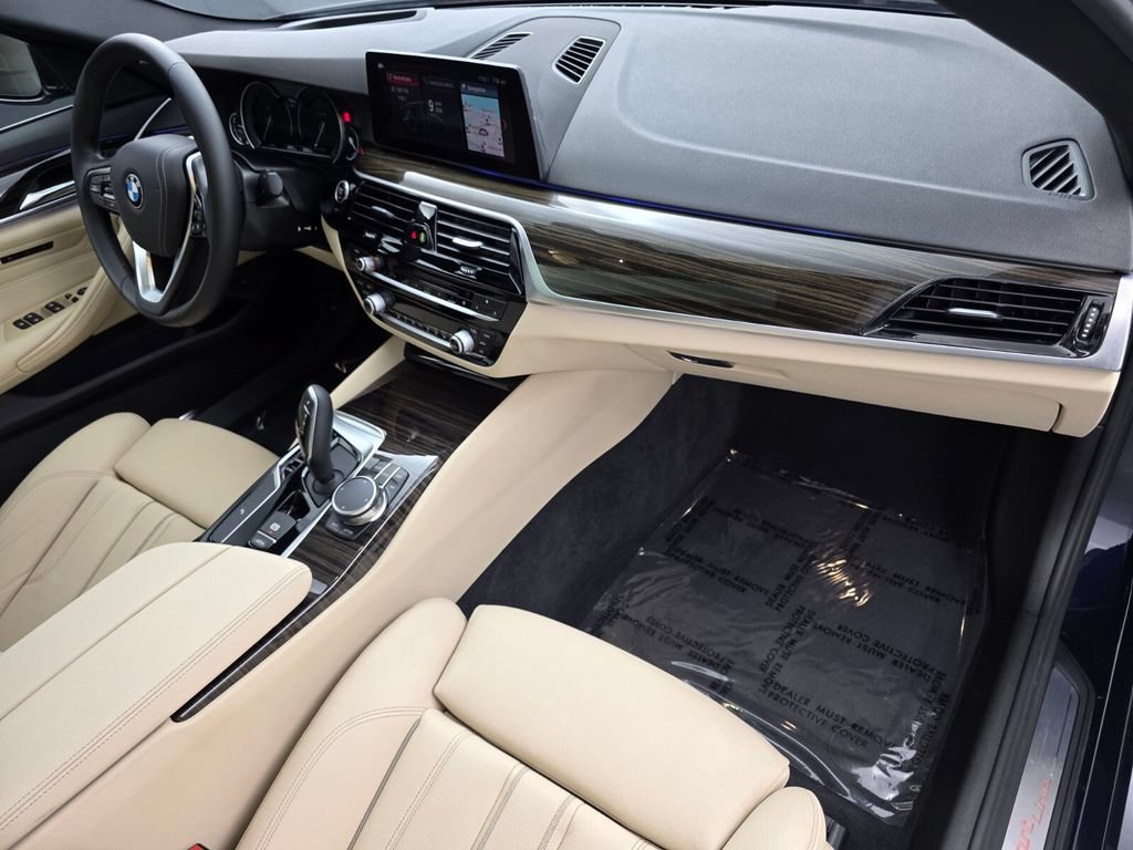 Used 2019 BMW 530i w/ Convenience Package RWD image 30