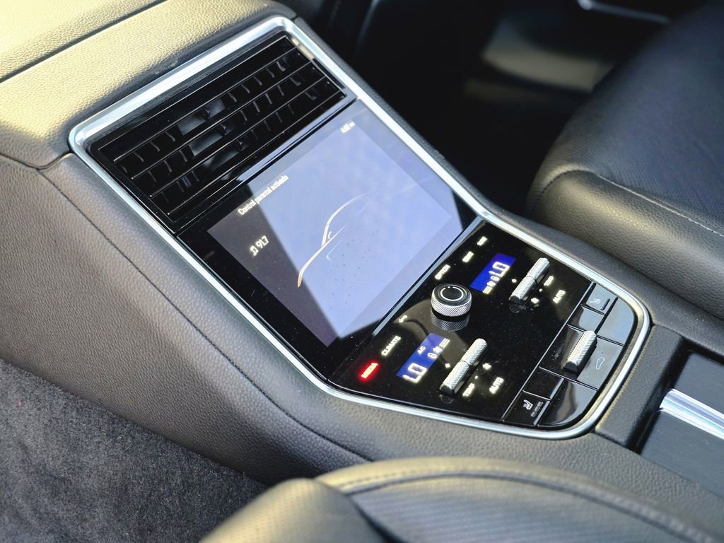 Used 2023 Porsche Panamera Platinum Edition image 15