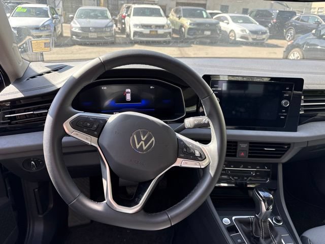 Used 2026 Volkswagen Jetta SE FWD image 6