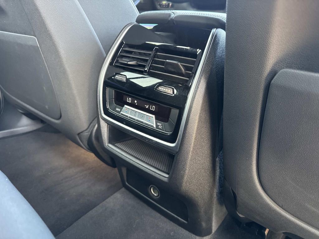 Used 2019 BMW X5 xDrive40i w/ Convenience Package image 22