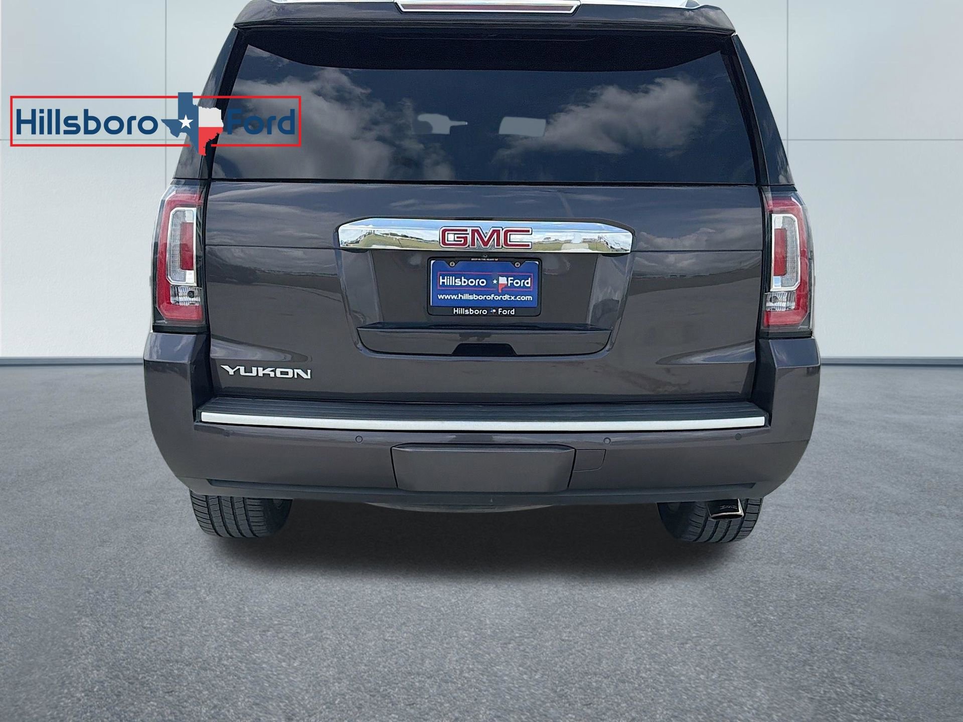 Used 2017 GMC Yukon SLT w/ Premium Edition image 8