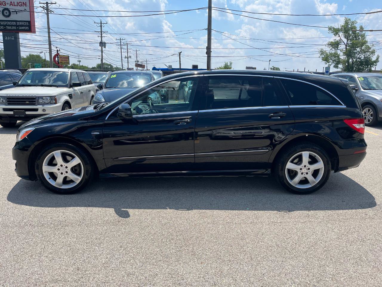 Used 2011 Mercedes-Benz R 350 BlueTEC 4MATIC image 2