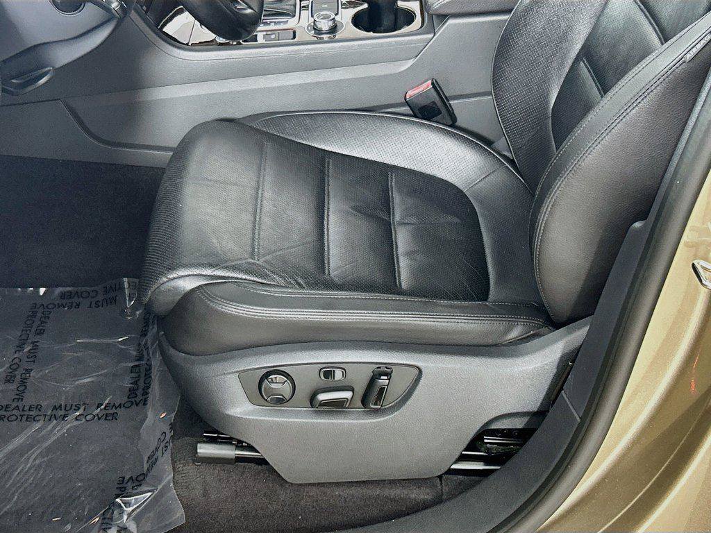 Used 2016 Volkswagen Touareg TDI AWD/4WD image 19