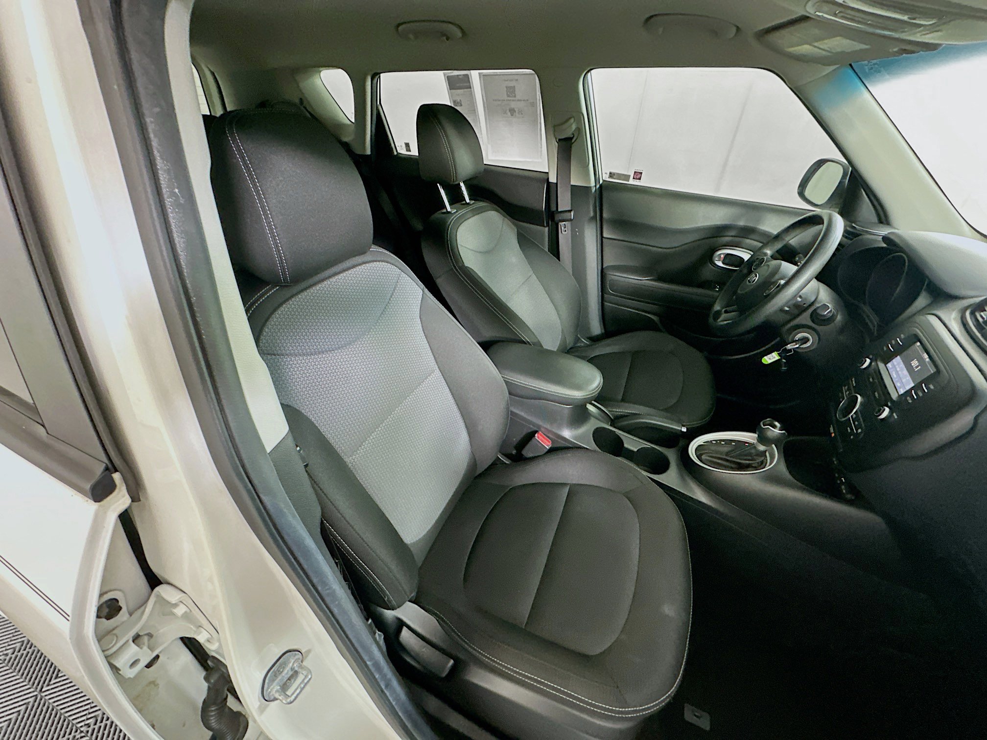 Used 2017 Kia Soul + image 29