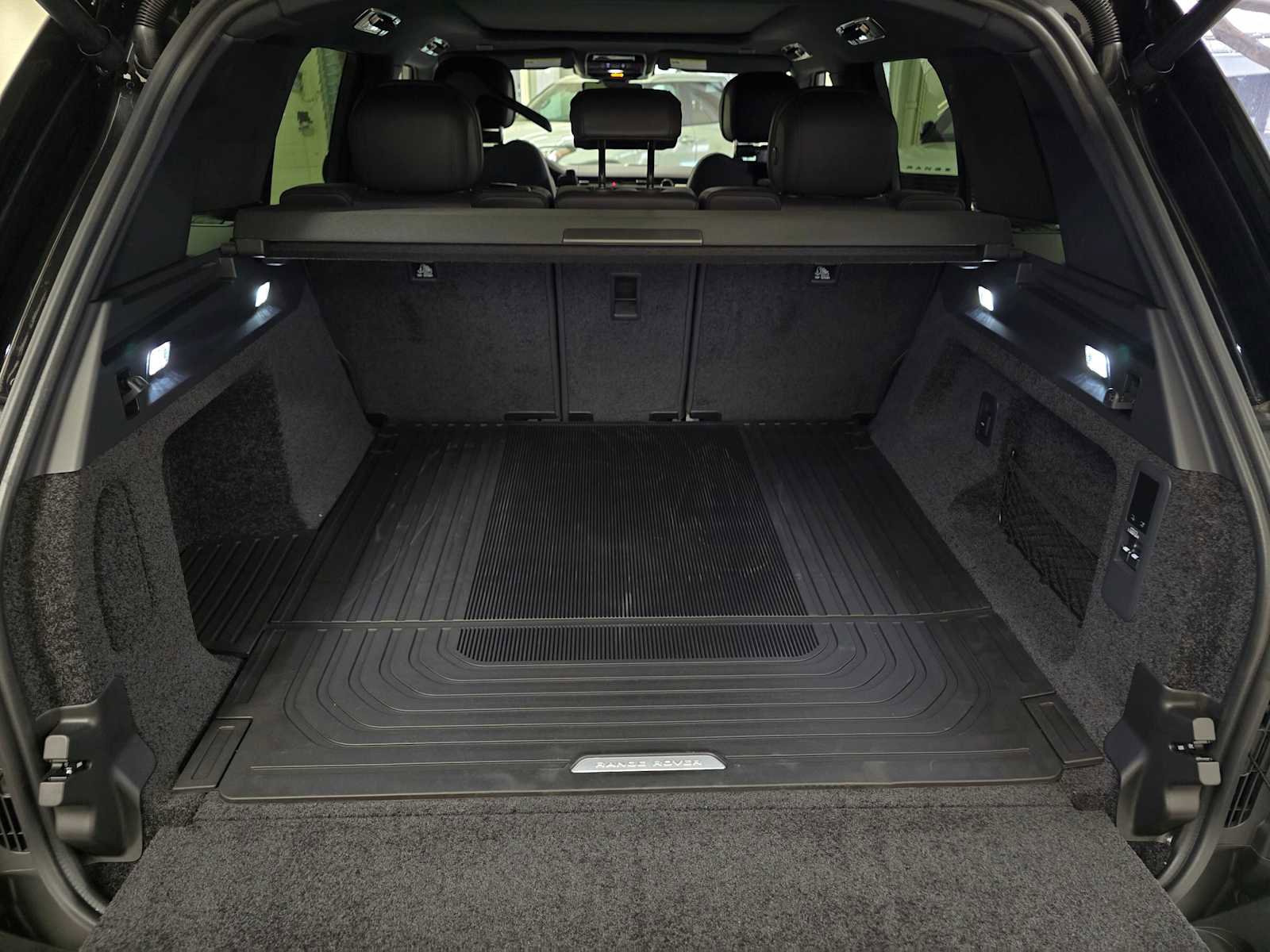 New 2026 Land Rover Range Rover SE image 15