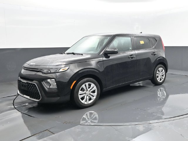 Used 2022 Kia Soul LX FWD image 2