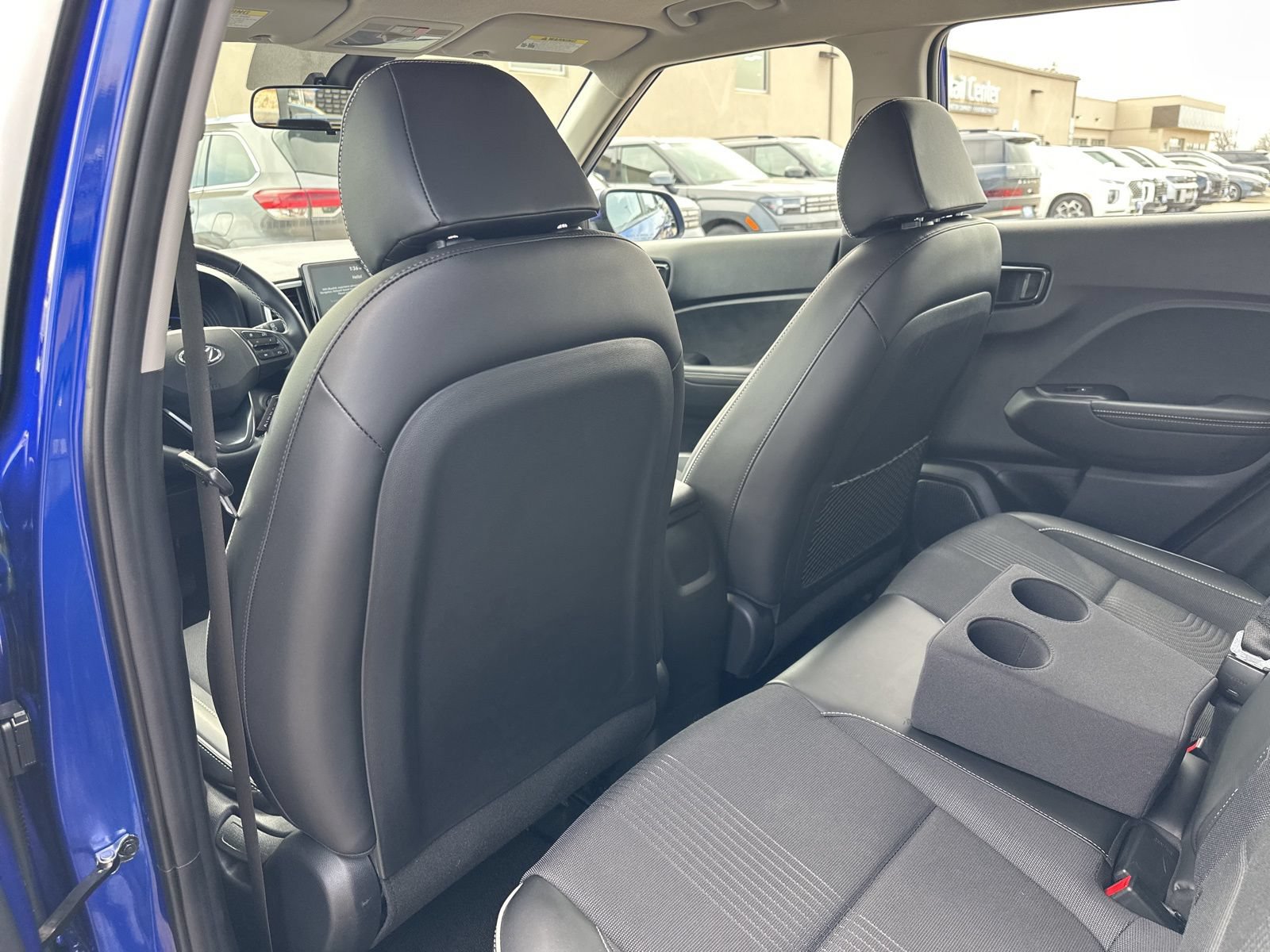 Used 2023 Hyundai Venue Limited FWD image 14
