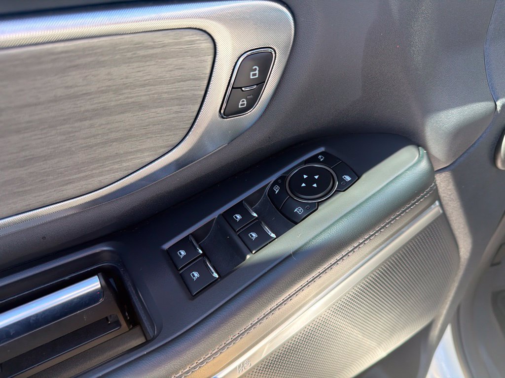 Used 2025 Ford Expedition Platinum AWD/4WD image 10
