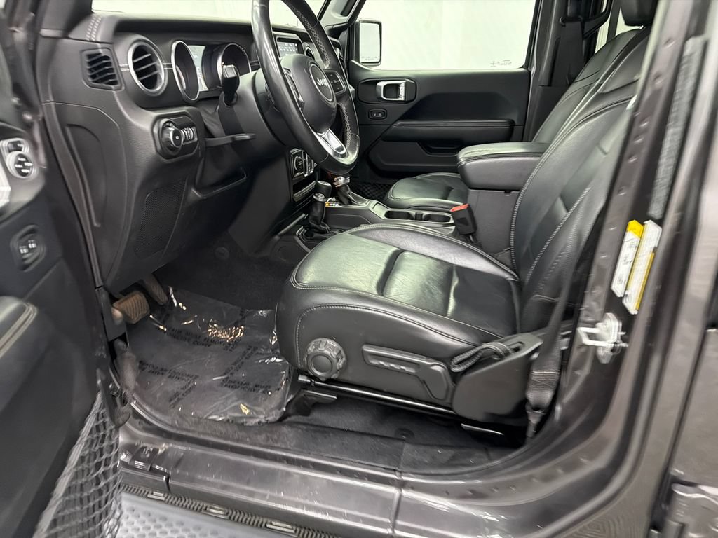 Used 2018 Jeep Wrangler Unlimited Sahara AWD/4WD image 10