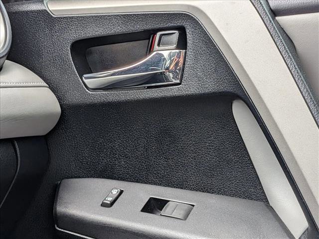 Used 2018 Toyota RAV4 XLE FWD image 3