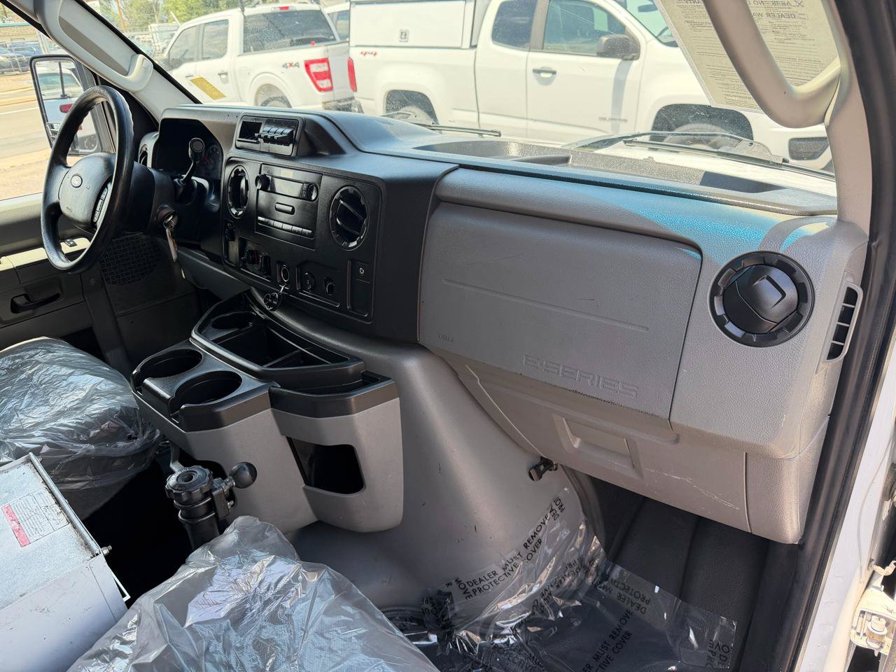 Used 2017 Ford E-350 and Econoline 350 Super Duty RWD image 19
