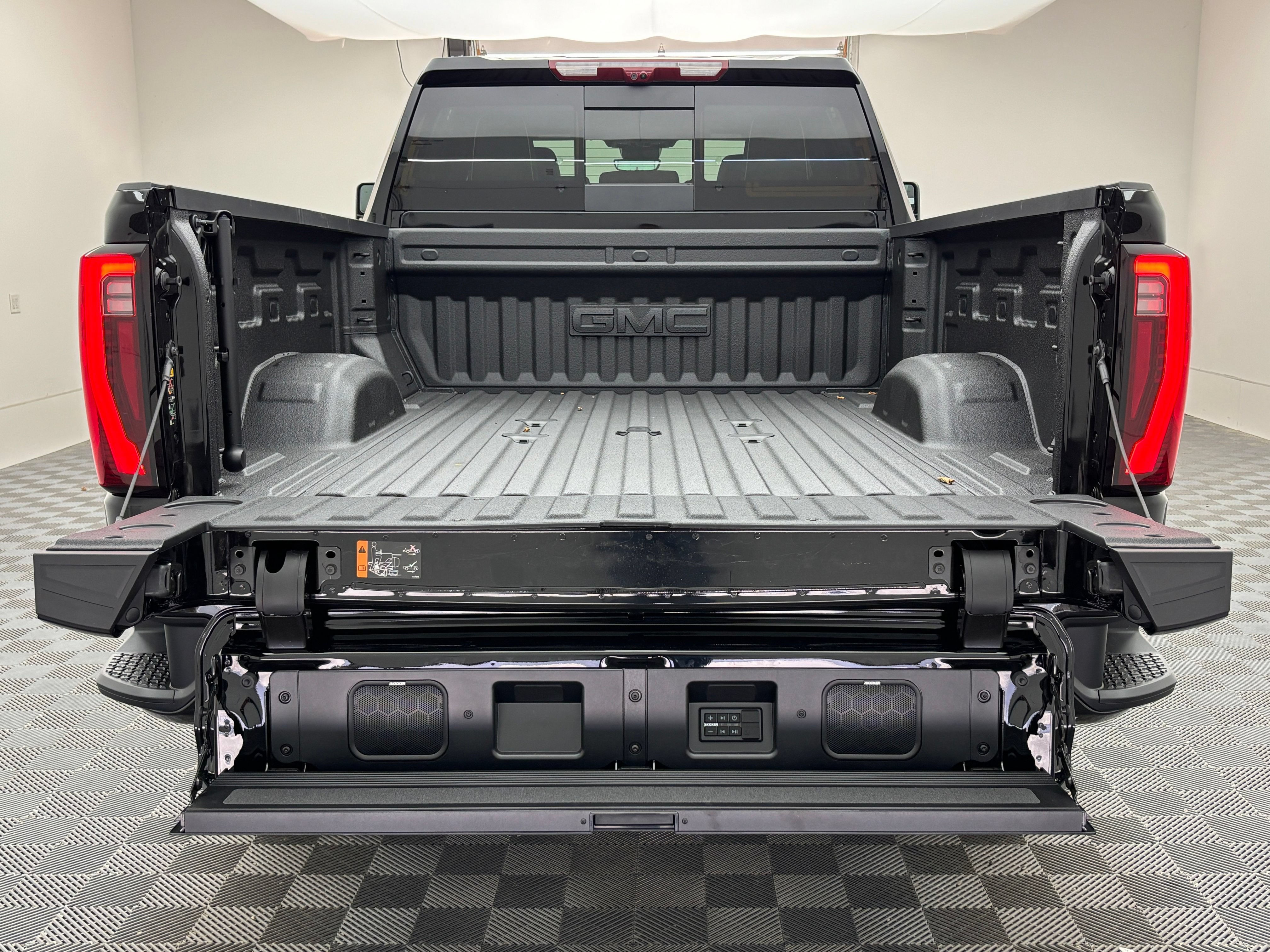 New 2026 GMC Sierra 2500 Denali Ultimate AWD/4WD image 12