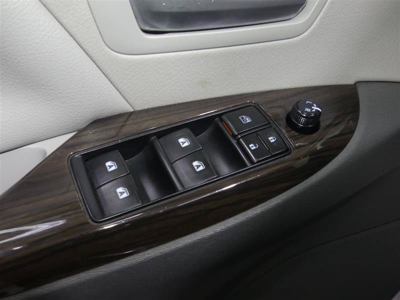 Used 2017 Toyota Sienna XLE Premium AWD/4WD image 20