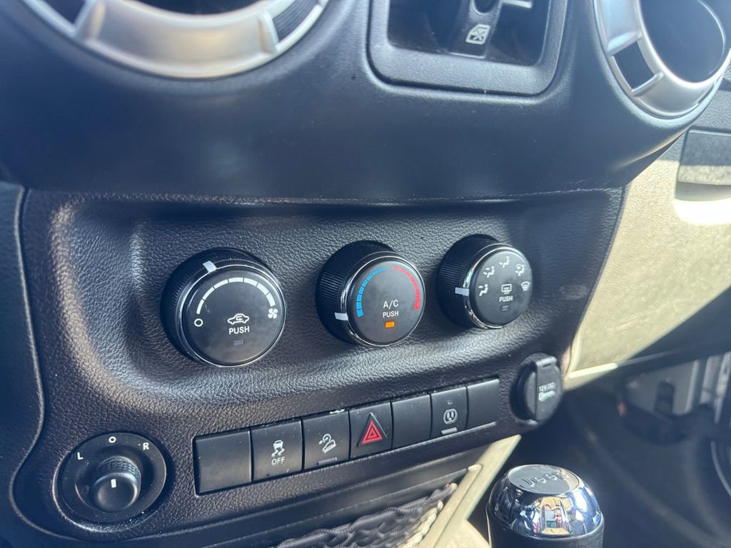 Used 2018 Jeep Wrangler Unlimited Sahara image 13