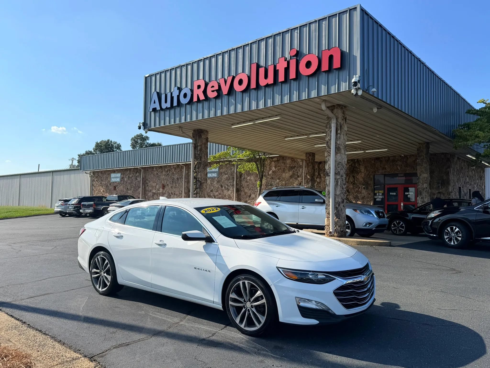 Used 2022 Chevrolet Malibu LT FWD image 1