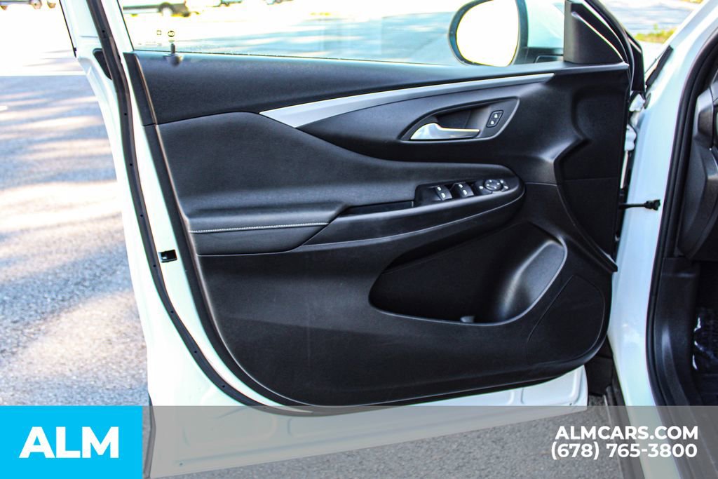 Used 2025 Buick Envista Preferred image 35