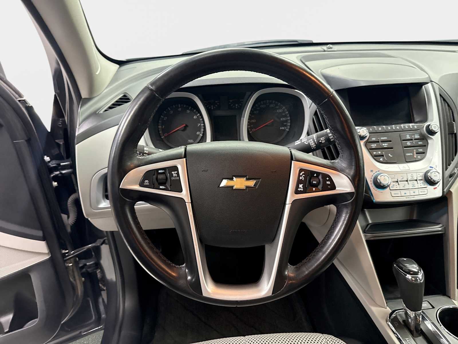 Used 2017 Chevrolet Equinox LT w/ Convenience Package FWD image 11