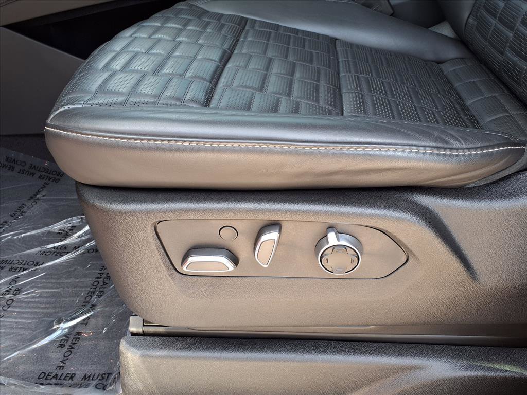 Certified 2023 Cadillac Escalade Premium Luxury Platinum w/ Heavy-Duty Trailer Package AWD/4WD image 21