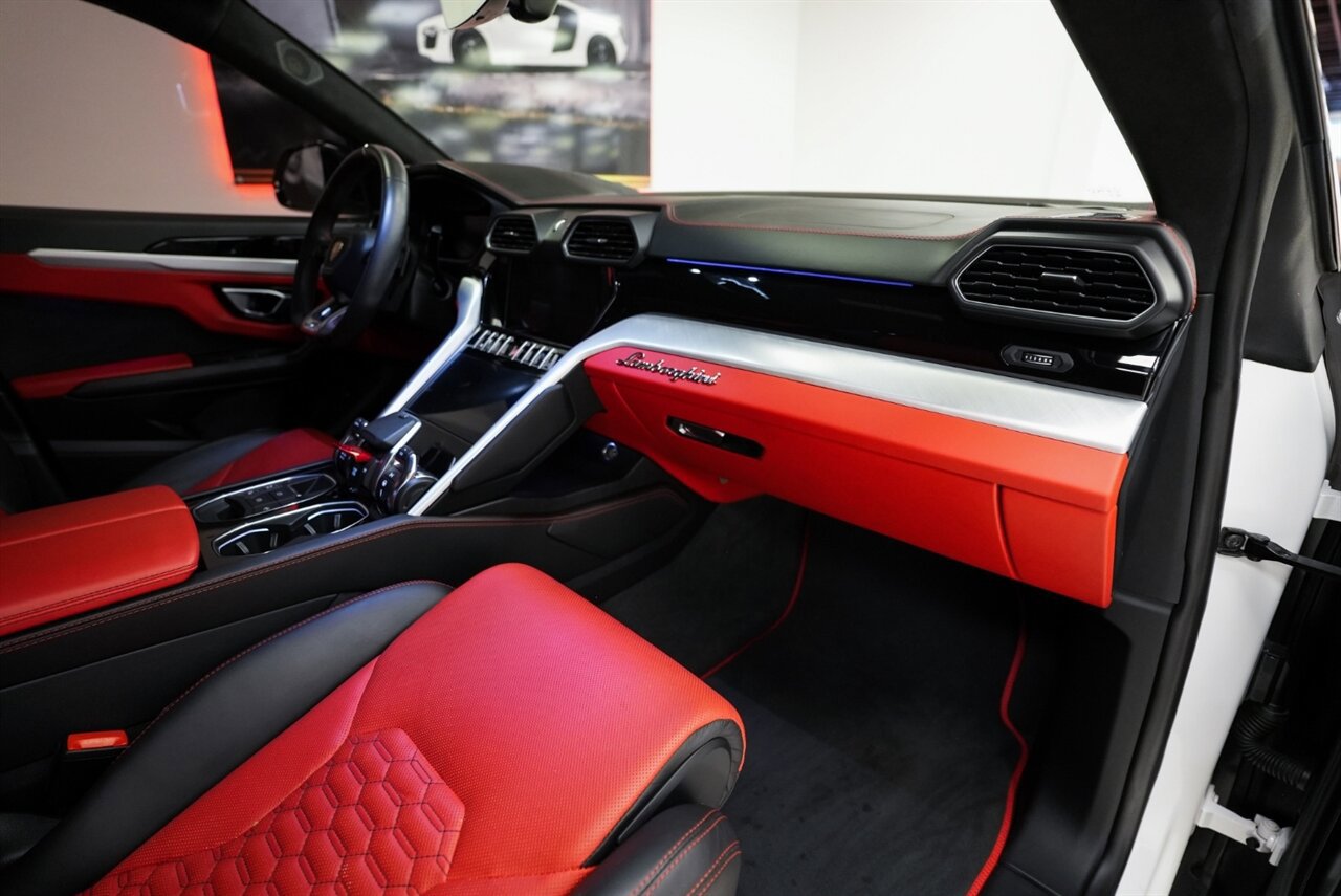 Used 2021 Lamborghini Urus AWD/4WD image 25