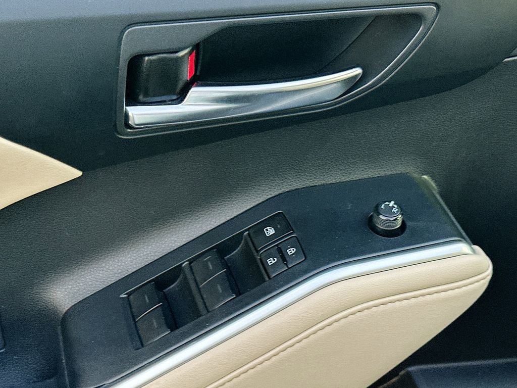 Used 2024 Toyota Highlander XLE image 21