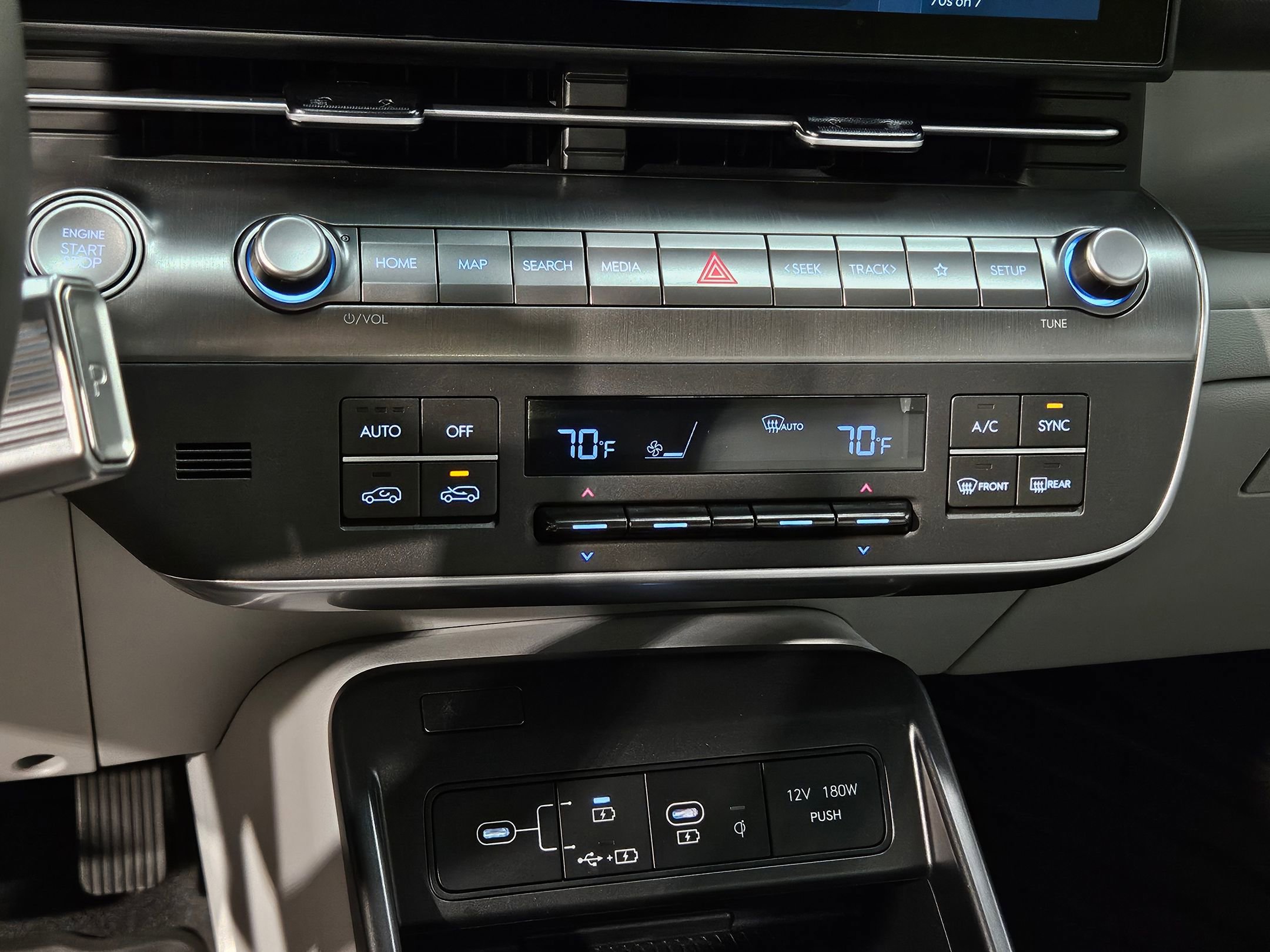 Used 2024 Hyundai Kona SEL w/ Convenience Package image 32