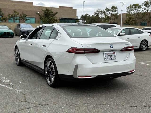 Used 2025 BMW i5 xDrive40 w/ Premium Package image 12