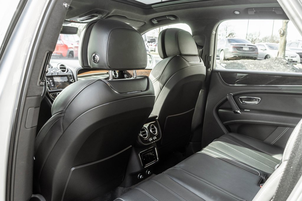 Used 2019 Bentley Bentayga image 41