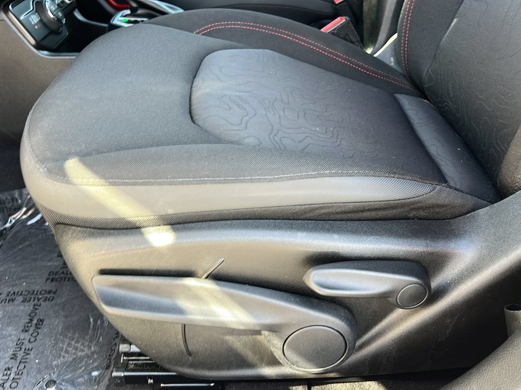Used 2023 Jeep Renegade Trailhawk AWD/4WD image 16