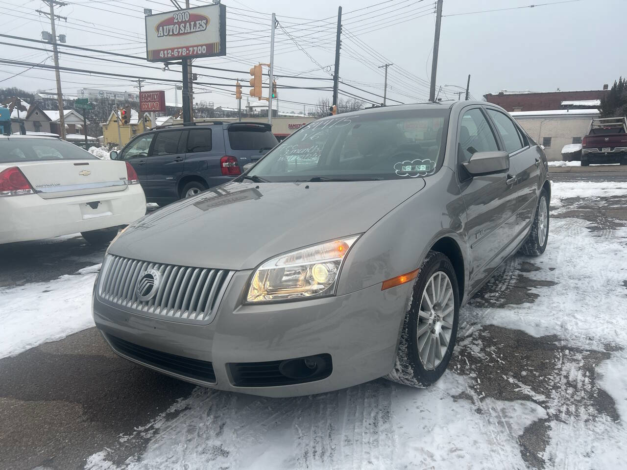 Used 2008 Mercury Milan Premier image 2