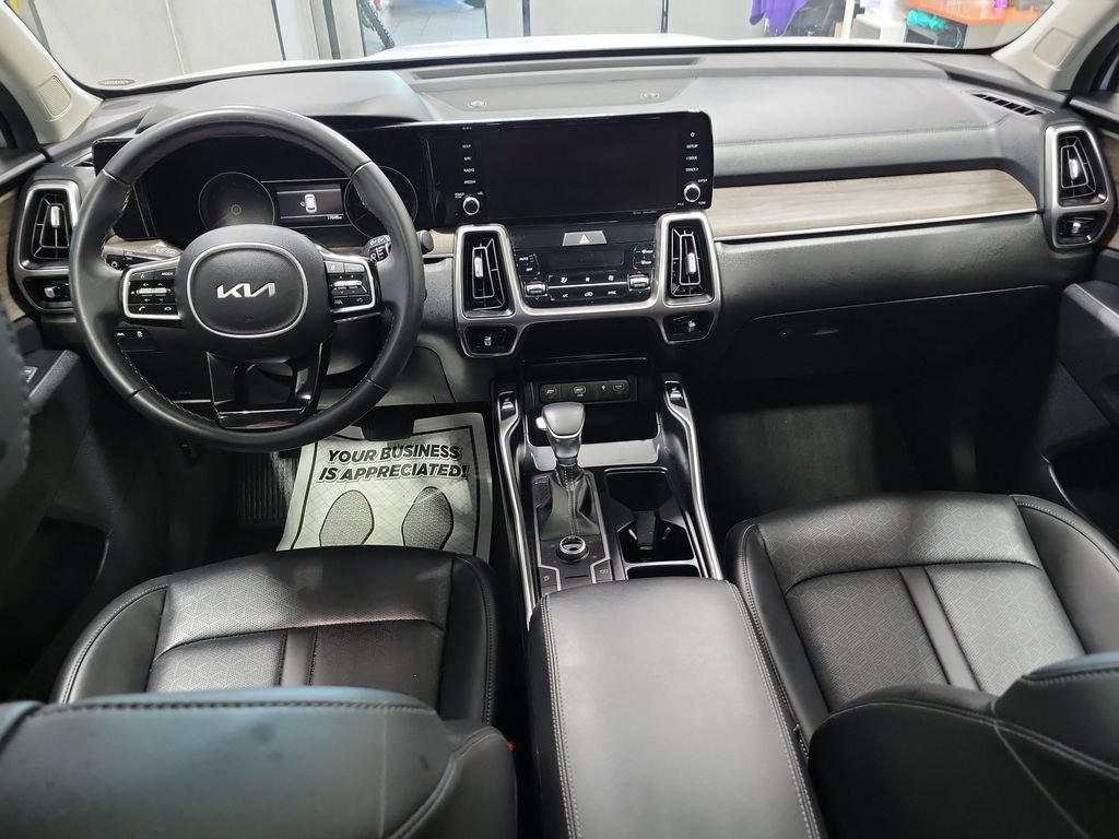 Used 2023 Kia Sorento S w/ Panoramic Sunroof Package AWD/4WD image 23